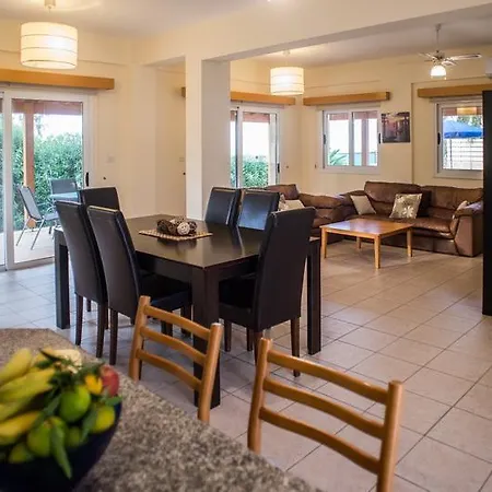 Villa Thomas 4 *